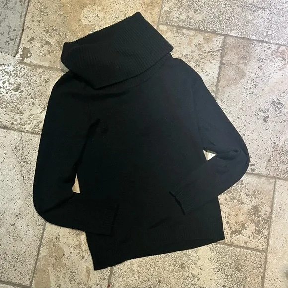 Vintage GAP Black Wool Turtleneck Sweater size S - Picture 2 of 4